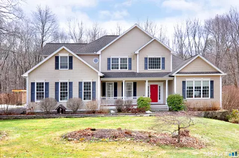 120 Old Hayrake Ln, New Milford, CT 06776