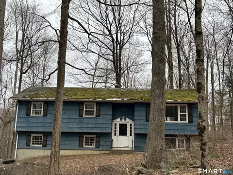 79 Rita Dr, New Fairfield, CT 06812