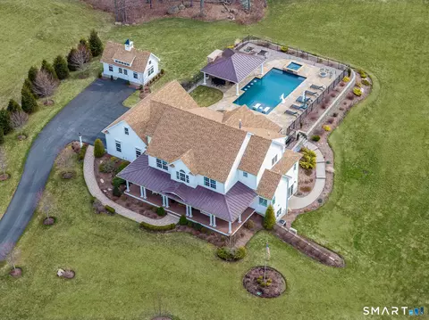 42 Starr Ln, Bethel, CT 06801