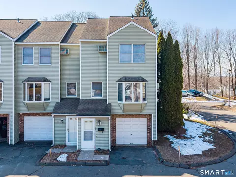 40 South St #22, Bristol, CT 06010