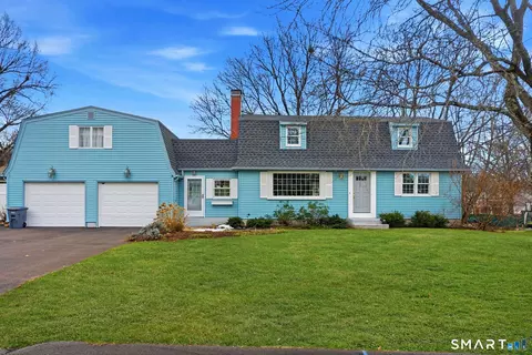 11 Orchard Hill Dr, Enfield, CT 06082