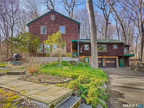 208 Cascade Rd, Stamford, CT 06903