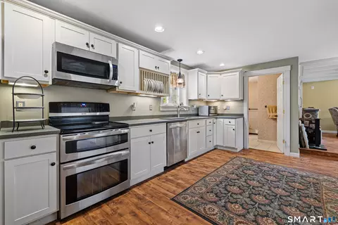 Kitchen - 17 Quaddick Rd, Thompson, CT 06277 photo 3 of 3
