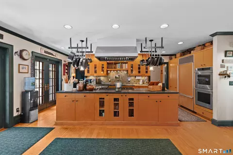 Kitchen - 17 Quaddick Rd, Thompson, CT 06277 photo 1 of 3