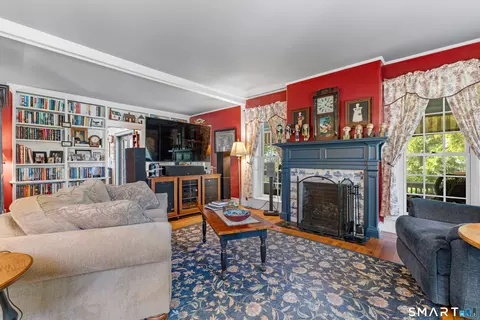 Living - 17 Quaddick Rd, Thompson, CT 06277 photo 1 of 2
