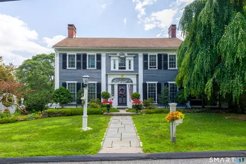 17 Quaddick Rd, Thompson, CT 06277