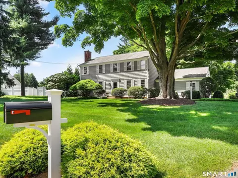 127 S Gate Ln, Southport, CT 06890