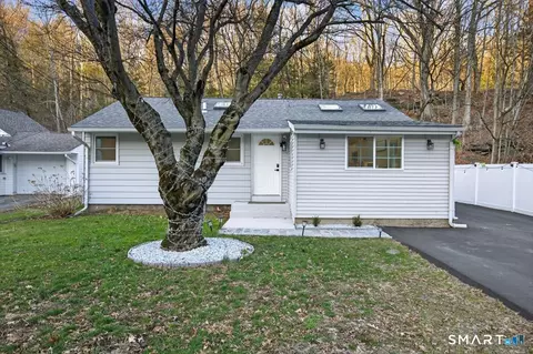 148 Roosevelt Dr, Seymour, CT 06483