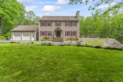9 Jordan Hill Rd, Sandy Hook, CT 06482
