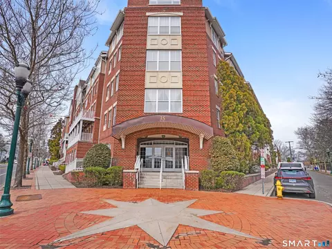 35 W Broad St #224, Stamford, CT 06902