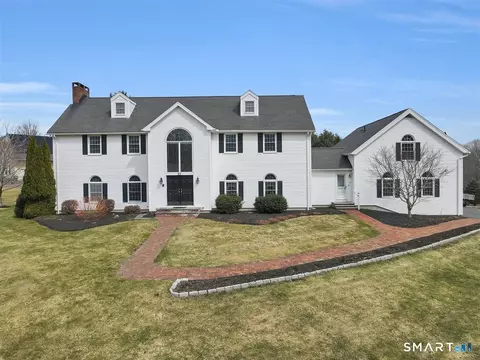 21 Hidden Pond Dr, Watertown, CT 06795