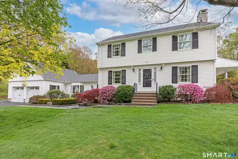 15 Central Rd, Middlebury, CT 06762