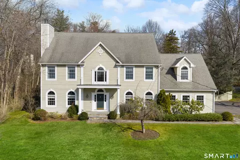 42 Dogwood Ln, Stamford, CT 06903