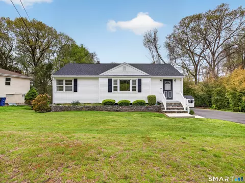 170 Pamela Ave, Groton, CT 06340