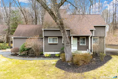 23 Wood Duck Ln #23, Tariffville, CT 06081