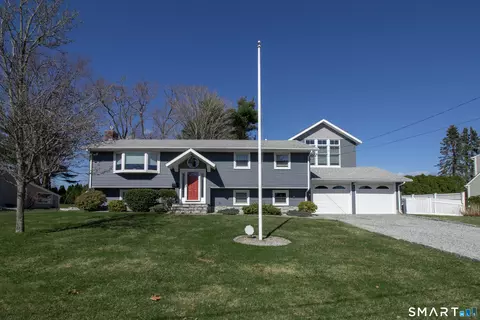 24 Indian Dr, Clinton, CT 06413