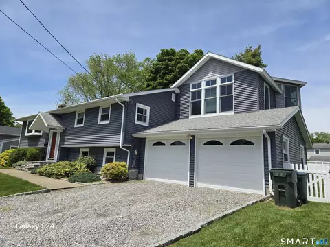 24 Indian Dr, Clinton, CT 06413