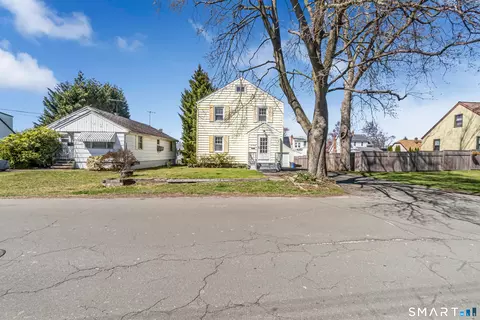 130 Greenfield Ave, Stratford, CT 06614