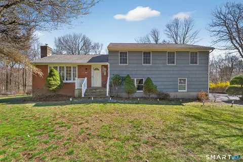 31 Longmeadows Rd, Wilton, CT 06897