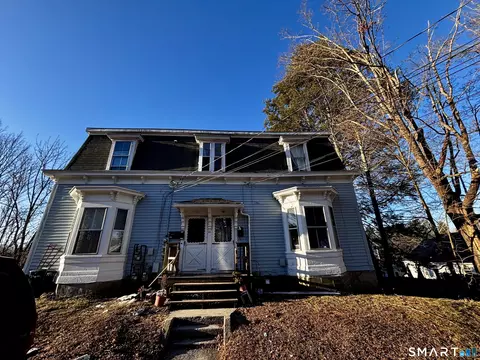 77 Chapman St, Putnam, CT 06260