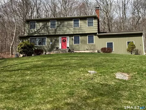 3 Old Dodgingtown Rd, Bethel, CT 06801