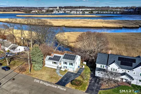 206 Bridgeview Pl, Stratford, CT 06614