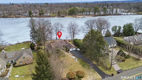 124 Woodpond Rd, West Hartford, CT 06107