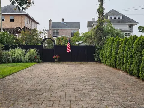 Exterior - 248 Cosey Beach Ave, East Haven, CT 06512 photo 3 of 6