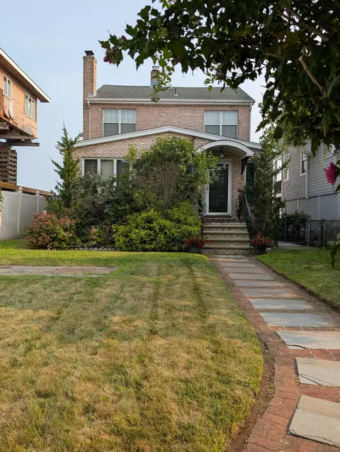 Exterior - 248 Cosey Beach Ave, East Haven, CT 06512 photo 4 of 6