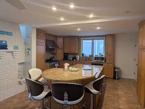Kitchen - 248 Cosey Beach Ave, East Haven, CT 06512 photo 2 of 5