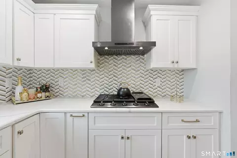 Kitchen - 38 Madison Ave, Thompson, CT 06277 photo 4 of 7