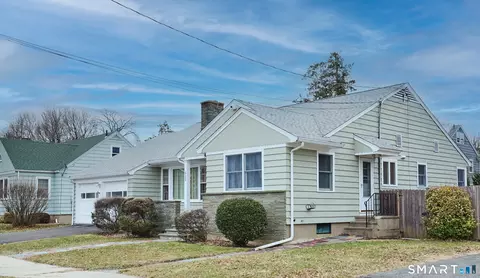 523 W Jackson Ave, Bridgeport, CT 06604