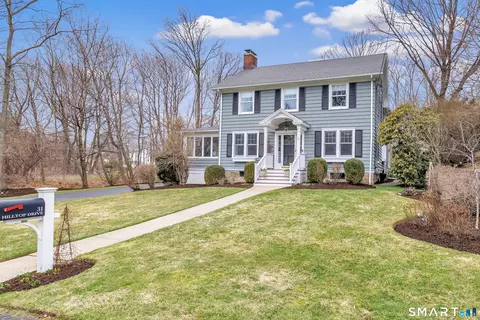 31 Hilltop Dr, Trumbull, CT 06611