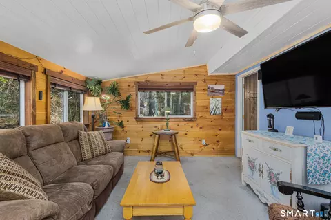 Living - 34 Robert Ave, Killingly, CT 06239 photo 4 of 5