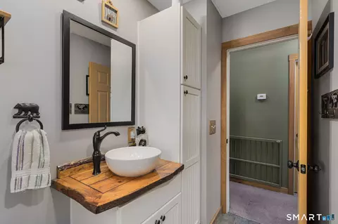 Bath - 34 Robert Ave, Killingly, CT 06239 photo 2 of 3
