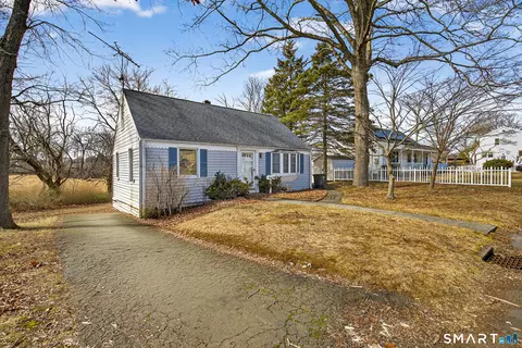 98 Oregon Ave S, Milford, CT 06460
