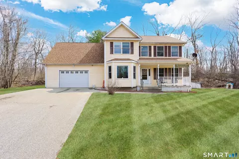 18 Bob White Way, Moosup, CT 06354