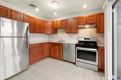 48 Homeside Ave #4, West Haven, CT 06516