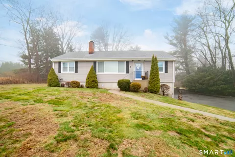 11 Whalley Rd, Trumbull, CT 06611