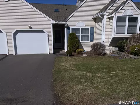 885 Glacier Way #885, Southington, CT 06489