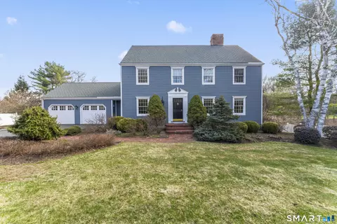 30 Currituck Rd, Newtown, CT 06470