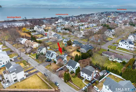 20 Benson Pl, Fairfield, CT 06824