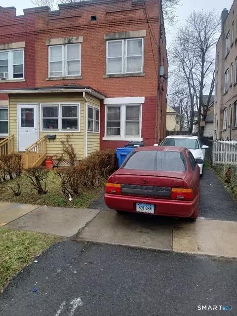 48 Redding St, Hartford, CT 06114