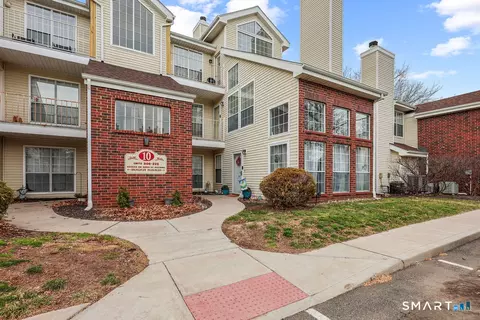 215 Carriage Crossing Ln #215, Middletown, CT 06457