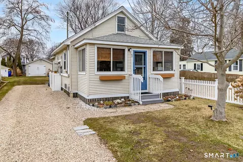 67 Middletown Ave, Old Saybrook, CT 06475