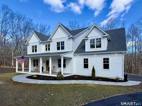 27 Greenwich Pl, Colchester, CT 06415