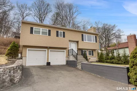 14 Valley Rd, Danbury, CT 06811