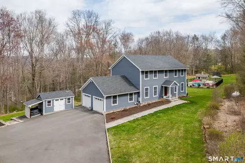 44 Gelding Hill Rd, Sandy Hook, CT 06482