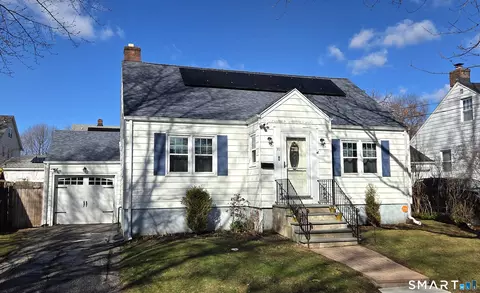 39 Winfield Dr, Stratford, CT 06615