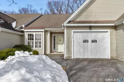 Exterior - 177 Julia Ct #177, Sandy Hook, CT 06482 photo 2 of 5